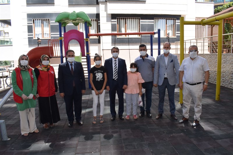 Vali Vekili Esen Kurban Bayramı Arefesinde Şehit Ailelerini Ziyaret Etti.